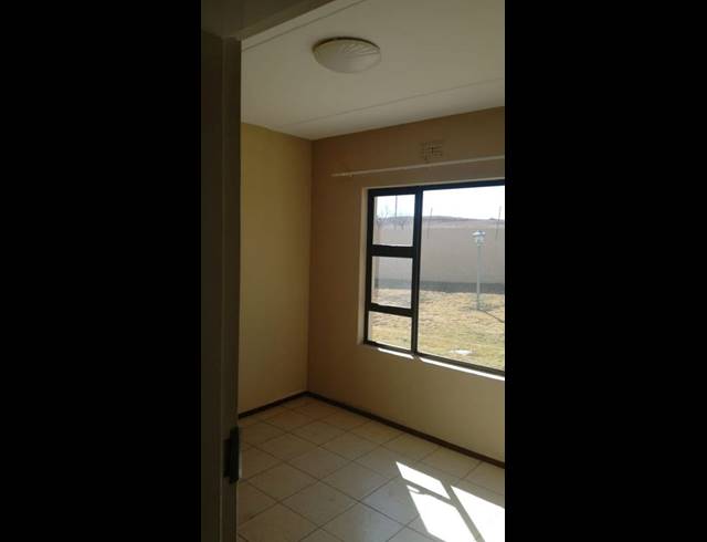 2 BEDROOM PROPERTY TO RENT IN PARKRAND